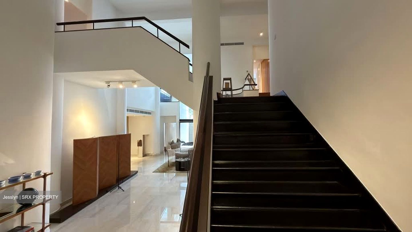 The Colonnade (D10), Condominium #556079031